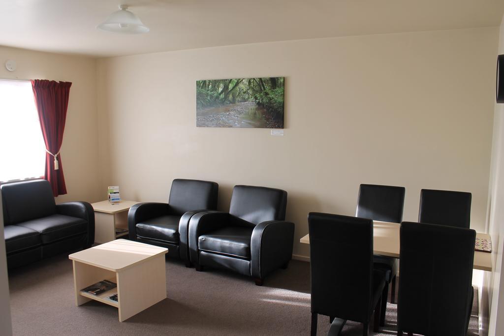 Alpine Rose Motel 4*